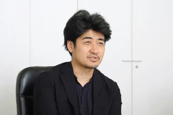 安田文彦氏